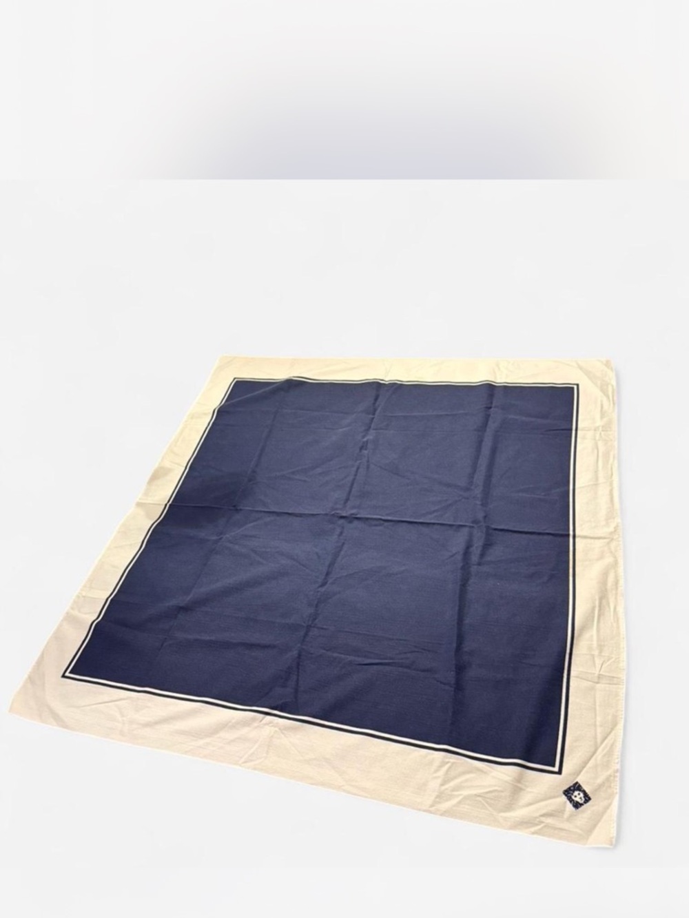 Anne Klein Y2K vintage Classic Navy and Cream Table cloth